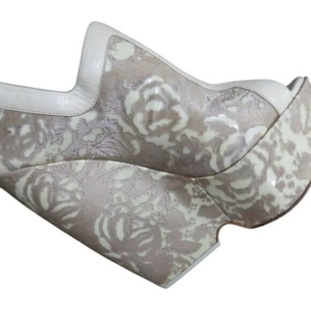 Nicholas Kirkwood Tan Nude Italian Leather & Floral Velvet Lace Platform Wedge 6